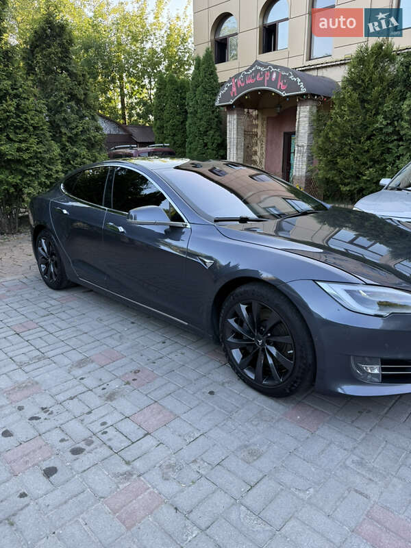 Лифтбек Tesla Model S 2018 в Днепре