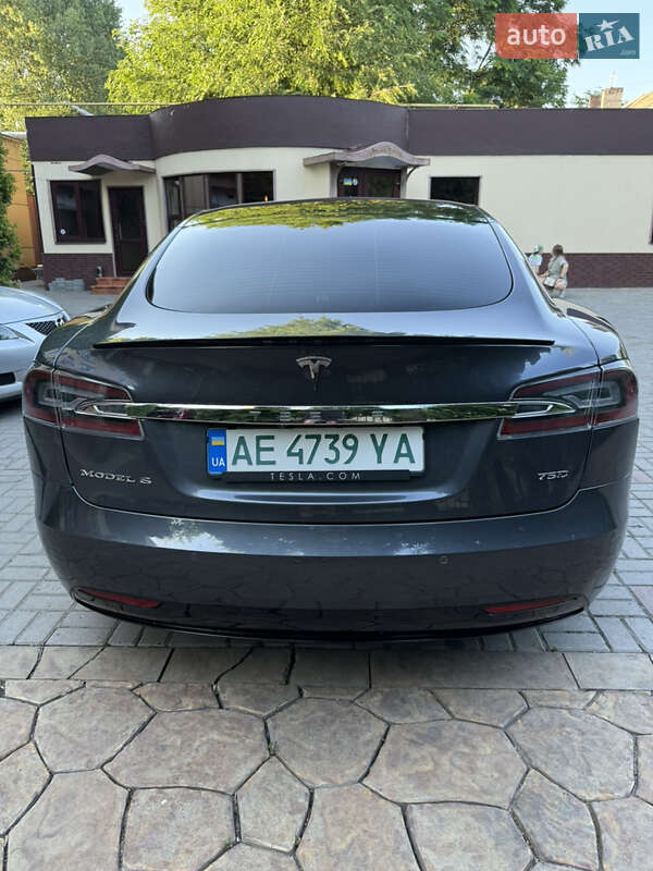 Лифтбек Tesla Model S 2018 в Днепре