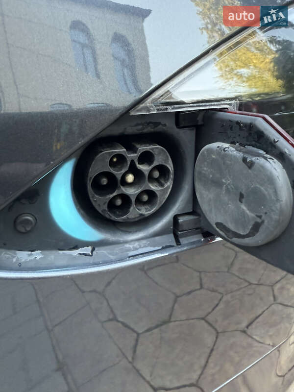 Лифтбек Tesla Model S 2018 в Днепре
