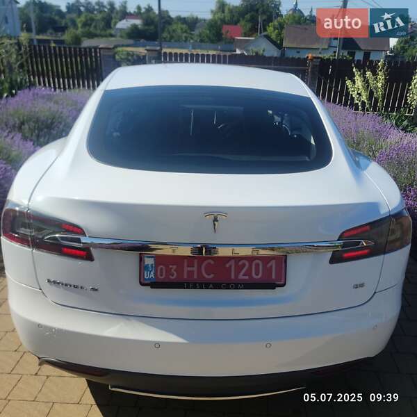 Лифтбек Tesla Model S 2014 в Новояворовске