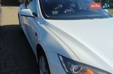 Лифтбек Tesla Model S 2014 в Новояворовске