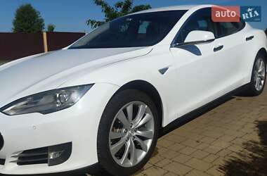 Лифтбек Tesla Model S 2014 в 
