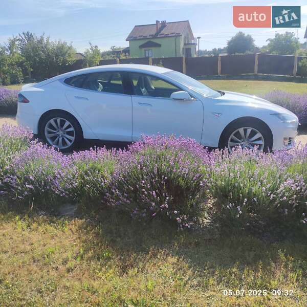 Лифтбек Tesla Model S 2014 в Новояворовске