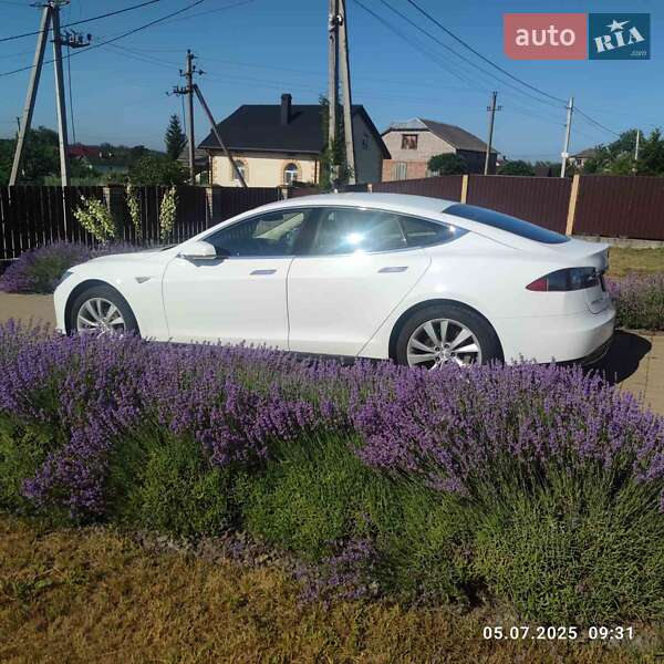 Лифтбек Tesla Model S 2014 в Новояворовске