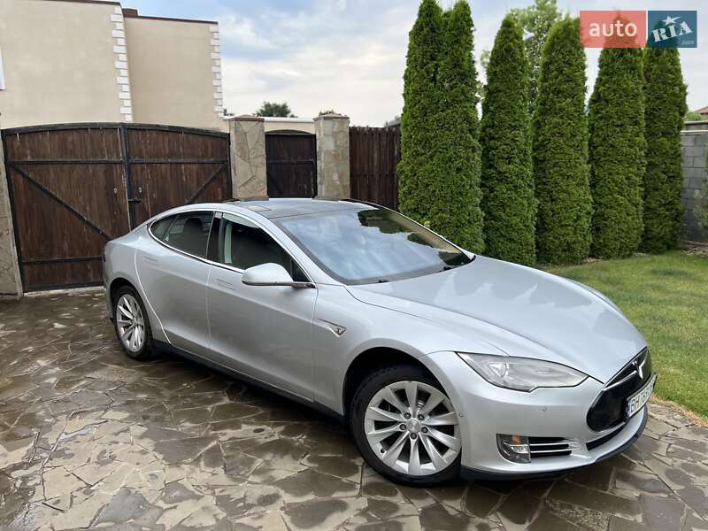 Лифтбек Tesla Model S 2015 в Одессе