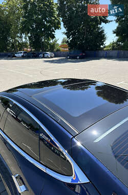Лифтбек Tesla Model S 2013 в 