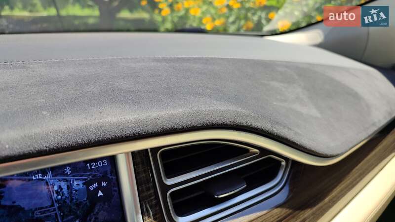 Лифтбек Tesla Model S 2016 в Кагарлыке