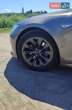 Лифтбек Tesla Model S 2016 в 