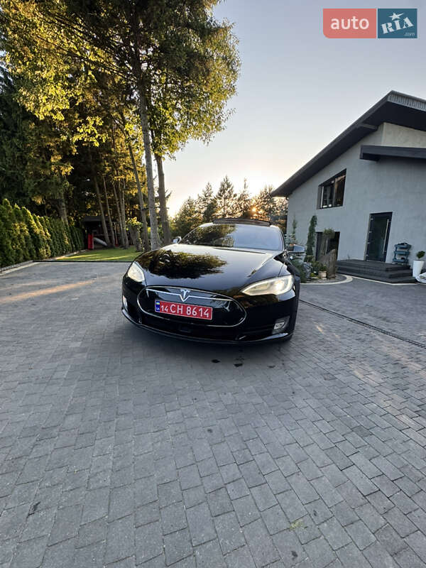 Лифтбек Tesla Model S 2015 в Луцке