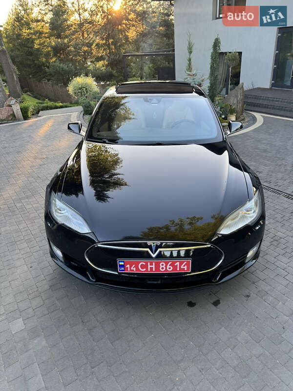 Лифтбек Tesla Model S 2015 в Луцке