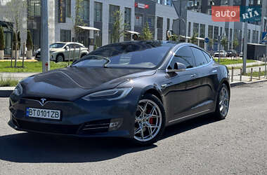 Ліфтбек Tesla Model S 2016 в Києві