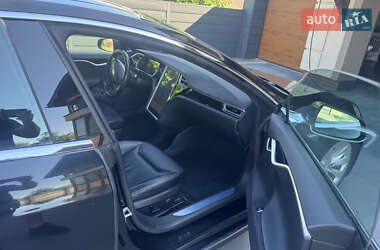 Лифтбек Tesla Model S 2015 в 