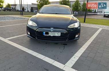 Лифтбек Tesla Model S 2013 в 