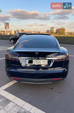 Лифтбек Tesla Model S 2013 в 