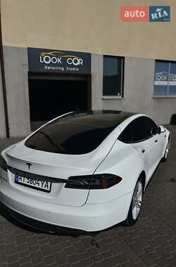 Лифтбек Tesla Model S 2015 в 