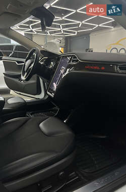 Лифтбек Tesla Model S 2015 в 