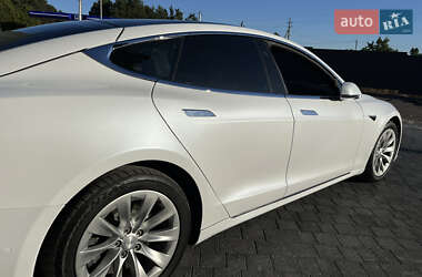 Лифтбек Tesla Model S 2018 в 