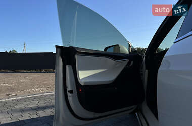 Лифтбек Tesla Model S 2018 в 