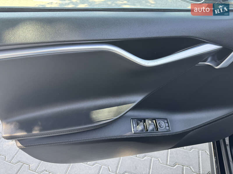 Ліфтбек Tesla Model S 2014 в Одесі
