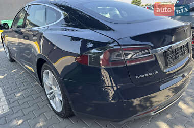 Лифтбек Tesla Model S 2014 в 