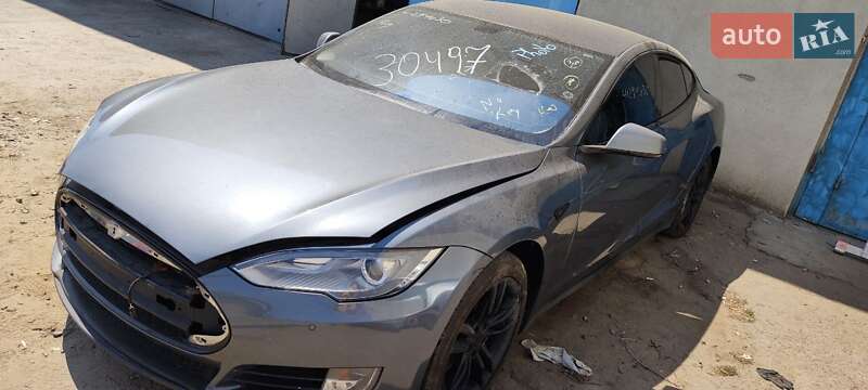 Лифтбек Tesla Model S 2014 в Киеве