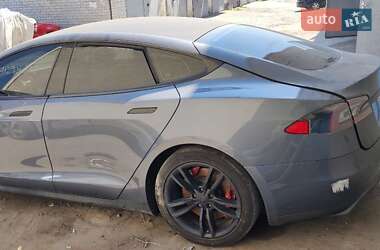 Ліфтбек Tesla Model S 2014 в 