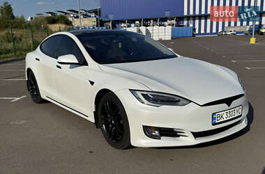 Ліфтбек Tesla Model S 2017 в Рівному