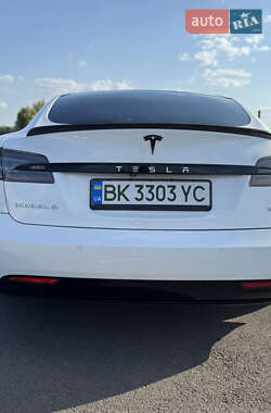 Ліфтбек Tesla Model S 2017 в Рівному