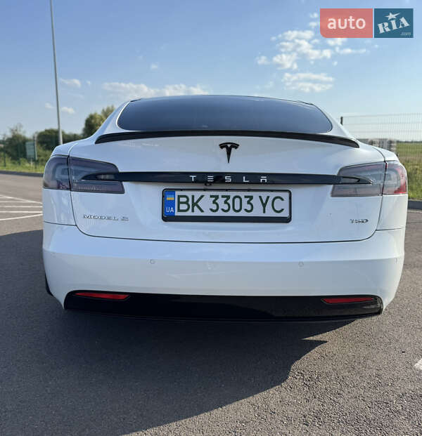 Ліфтбек Tesla Model S 2017 в Рівному