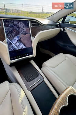 Ліфтбек Tesla Model S 2017 в 