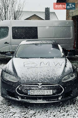 Лифтбек Tesla Model S 2015 в Черновцах