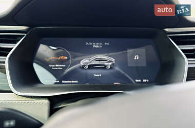 Ліфтбек Tesla Model S 2015 в 