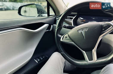 Ліфтбек Tesla Model S 2015 в 