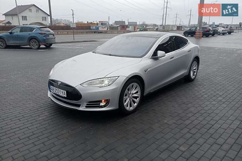Tesla Model S 2016