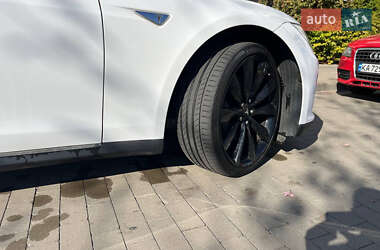 Лифтбек Tesla Model S 2015 в Киеве