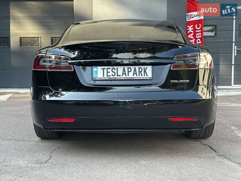 Лифтбек Tesla Model S 2020 в Киеве