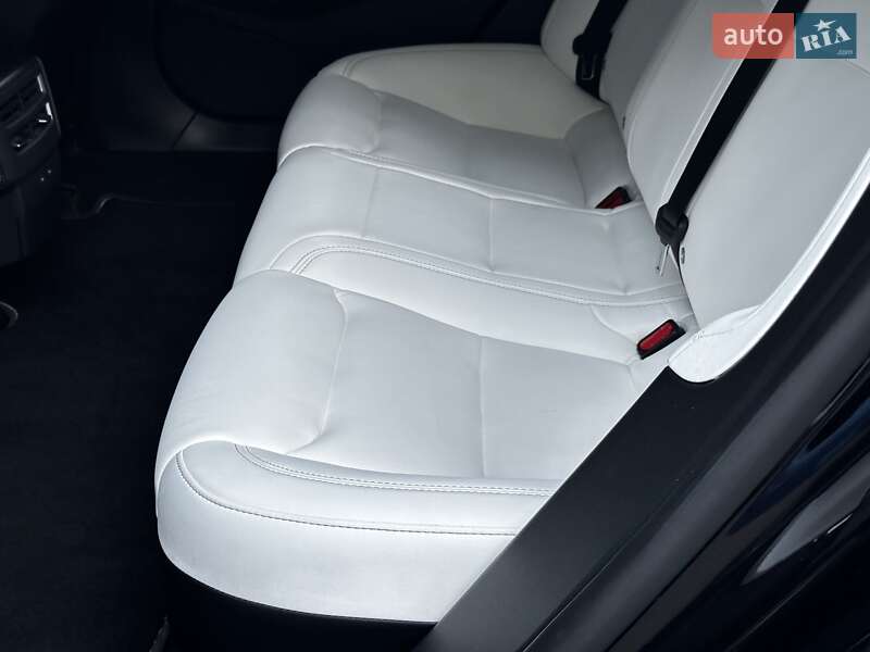 Лифтбек Tesla Model S 2020 в Киеве