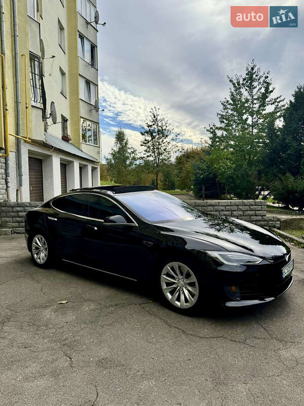 Лифтбек Tesla Model S 2016 в Львове фото 5 Лифтбек Tesla Model S 2016 в Львове