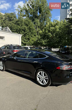 Лифтбек Tesla Model S 2013 в 