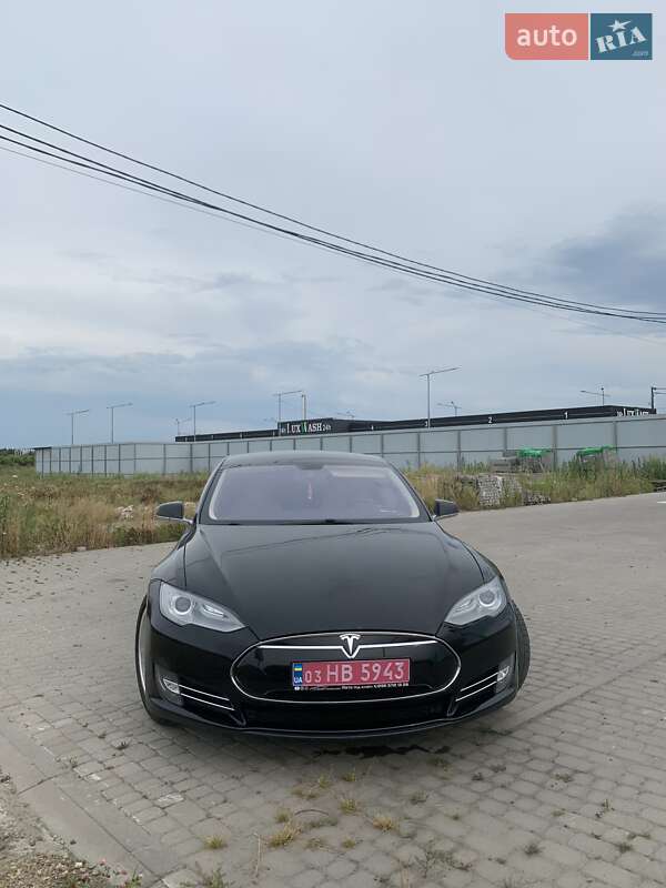 Ліфтбек Tesla Model S 2013 в Львові