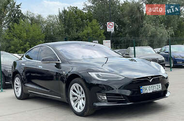 Лифтбек Tesla Model S 2018 в 