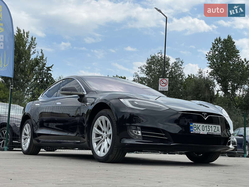 Лифтбек Tesla Model S 2018 в Бердичеве
