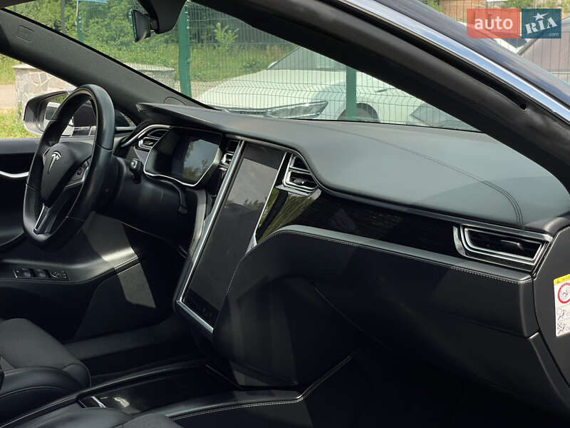 Лифтбек Tesla Model S 2018 в Бердичеве