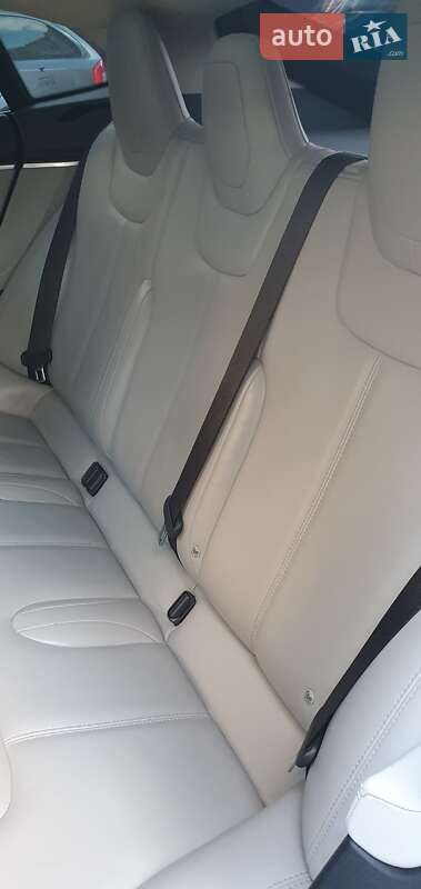 Ліфтбек Tesla Model S 2015 в Ірпені