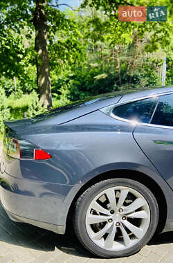 Лифтбек Tesla Model S 2015 в 