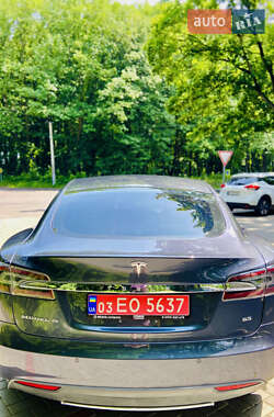 Лифтбек Tesla Model S 2015 в 
