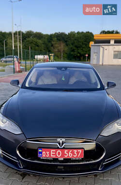 Лифтбек Tesla Model S 2015 в 