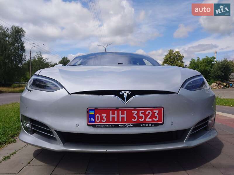 Лифтбек Tesla Model S 2016 в Луцке
