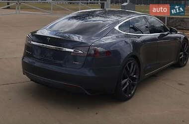 Лифтбек Tesla Model S 2015 в 