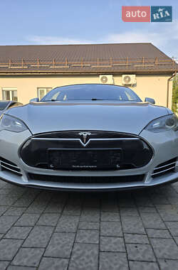 Лифтбек Tesla Model S 2013 в 